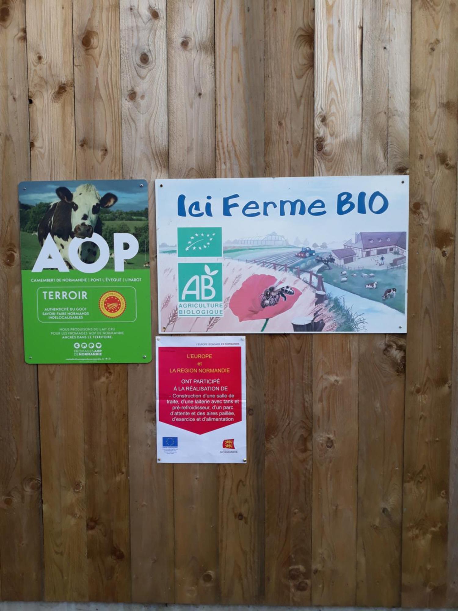 Roulotte A La Ferme Buissonniere Villa La Lande-de-Louge Exterior foto